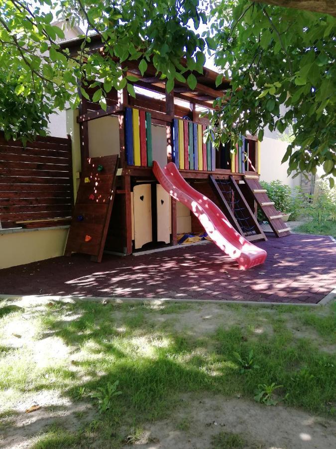 Zoe Apartman Siofok Luaran gambar